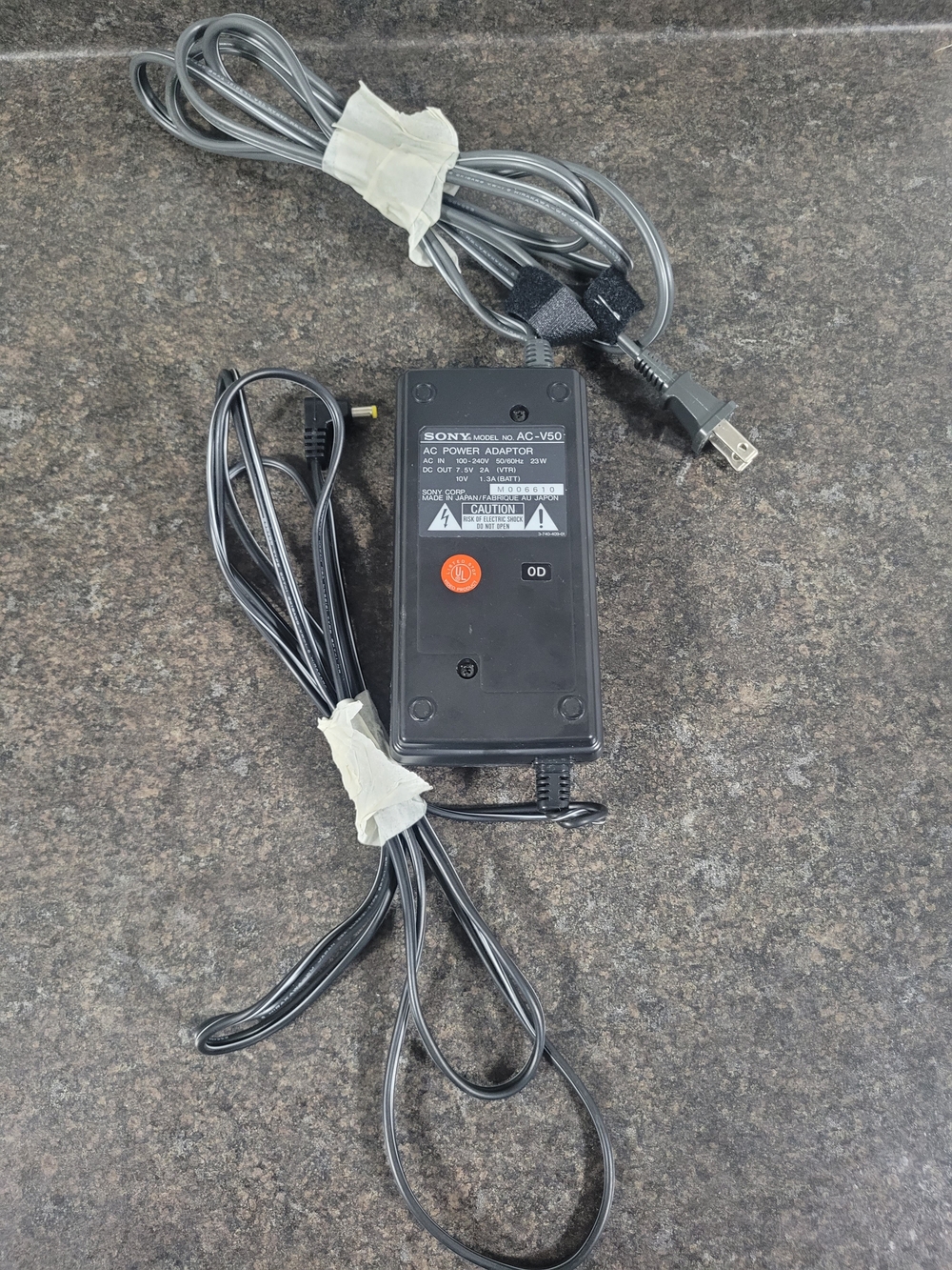 Sony Black AC Power Adapter (AC-V50) Battery Charger